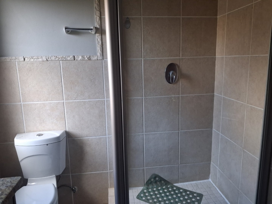 To Let 3 Bedroom Property for Rent in Hillside Free State